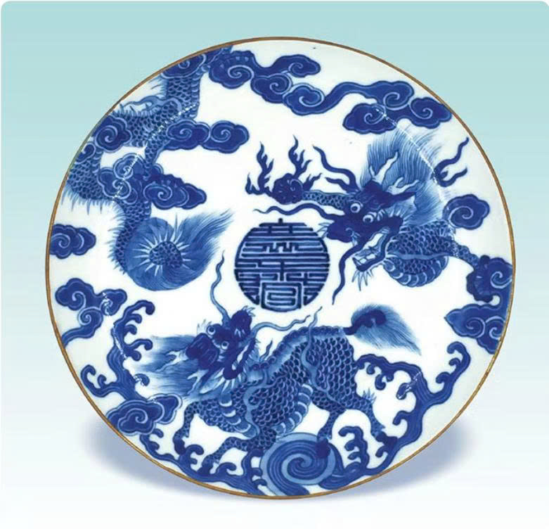 Thâm cung bí sử đồ sứ ký kiểu thời Nguyễn