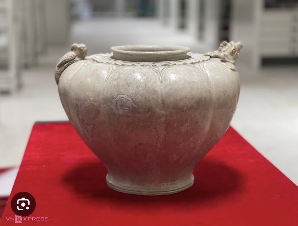 Bình Gốm Hoa Sen bảo vật quốc gia