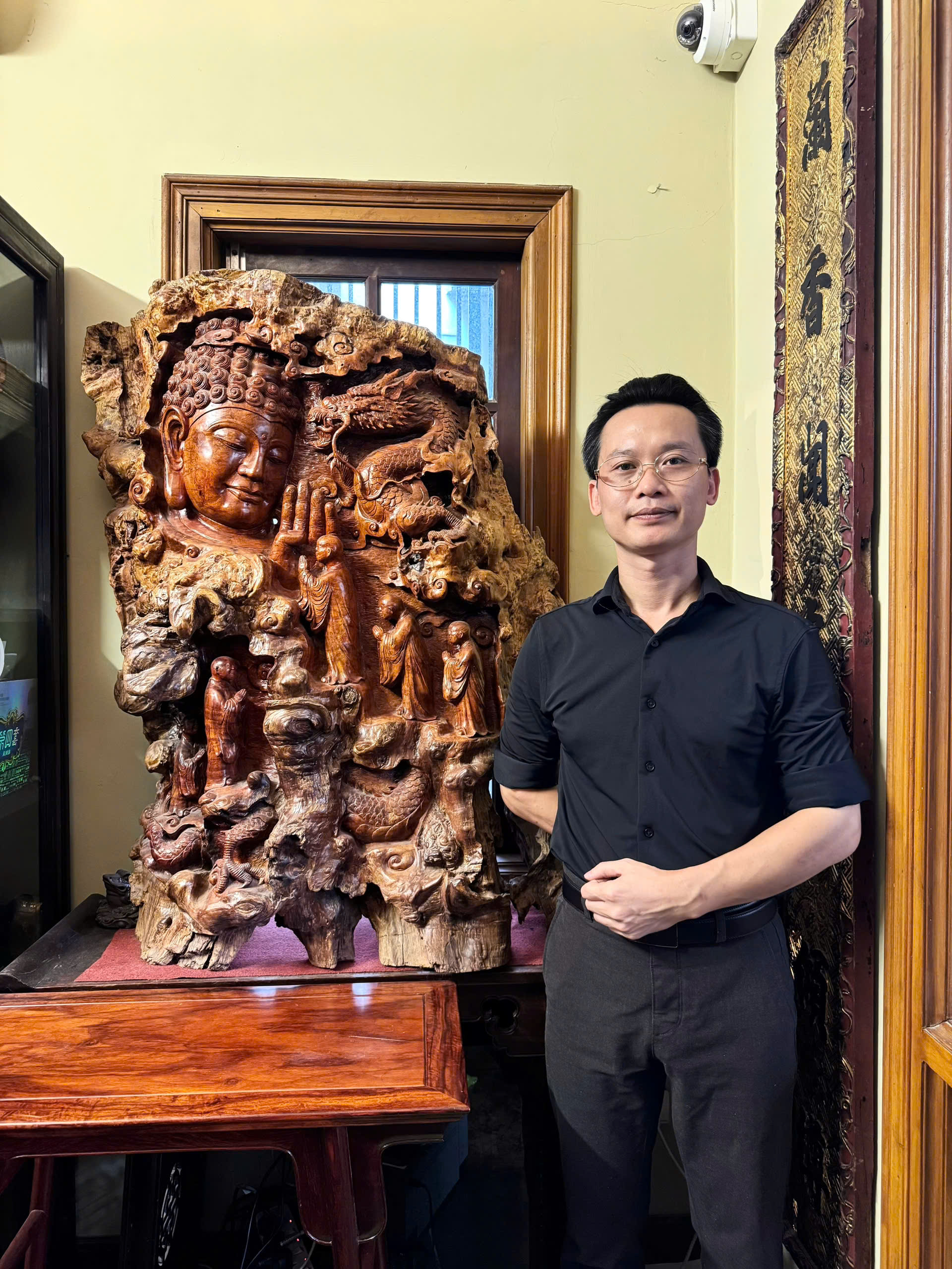 Nhất Tâm Bái Phật chất liệu Gỗ Nu