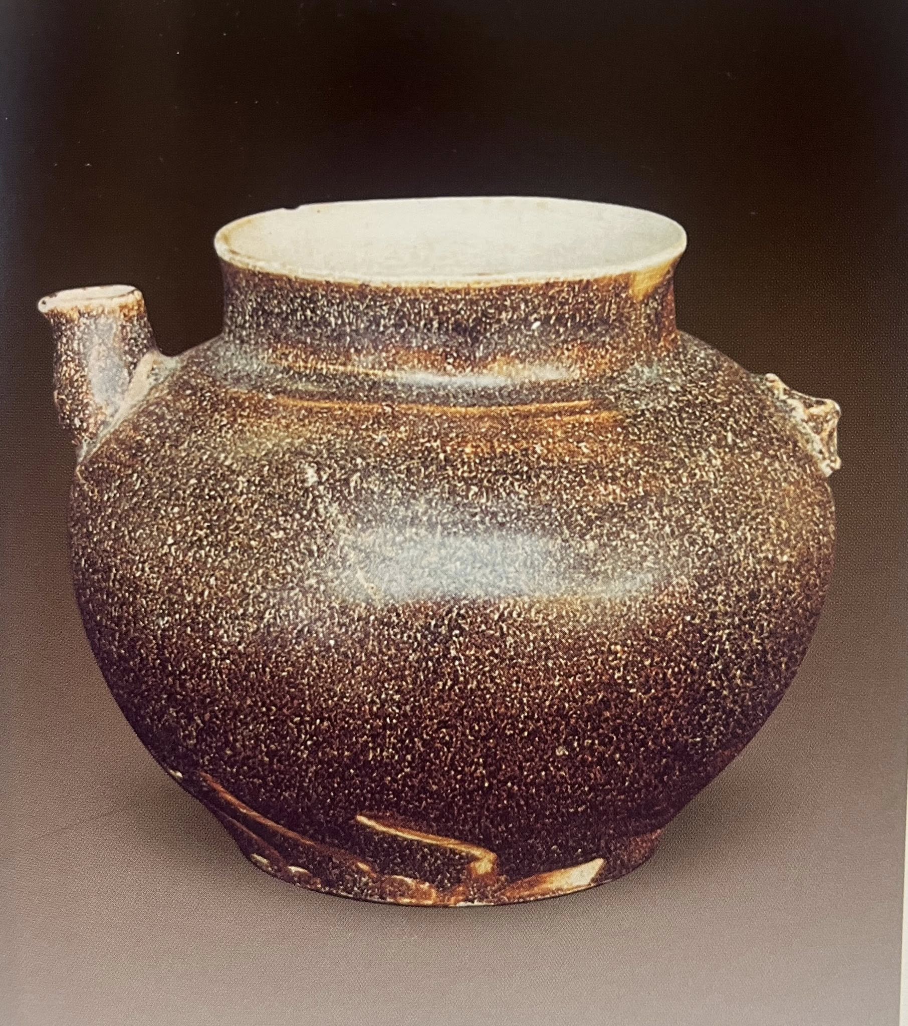 Gốm men nâu độc sắc Việt Nam