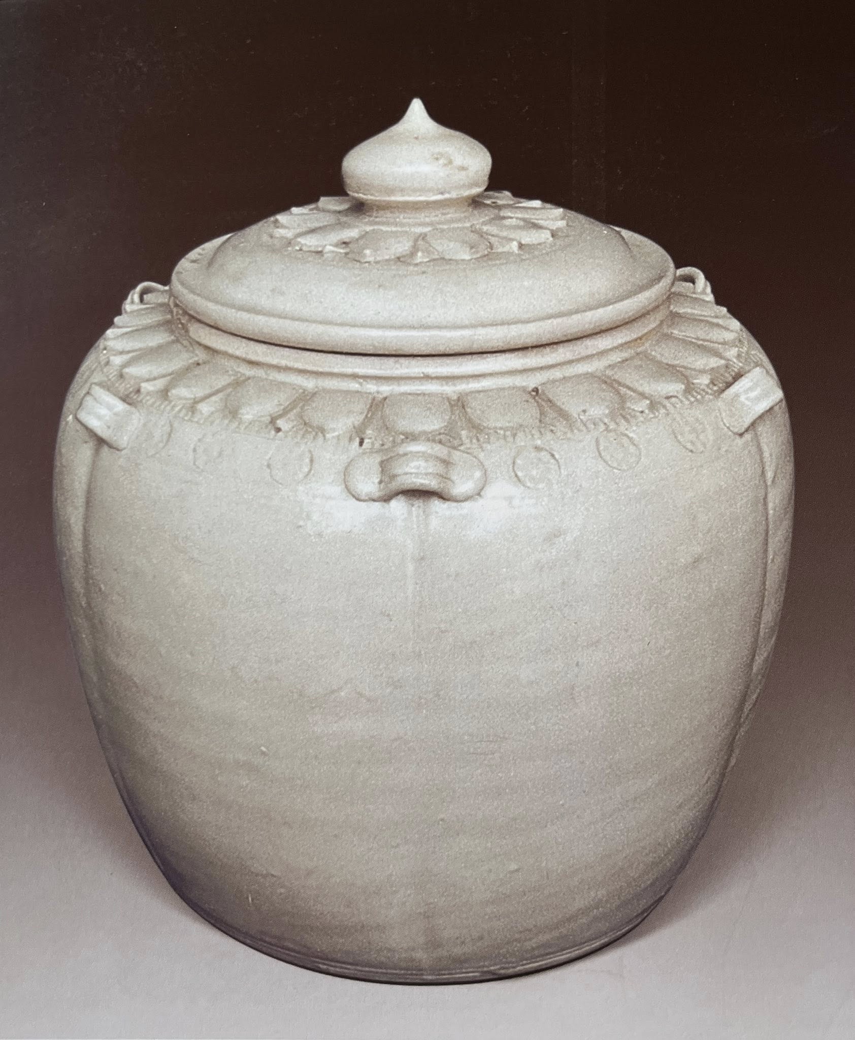 Gốm men trắng và men rạn độc sắc Việt Nam