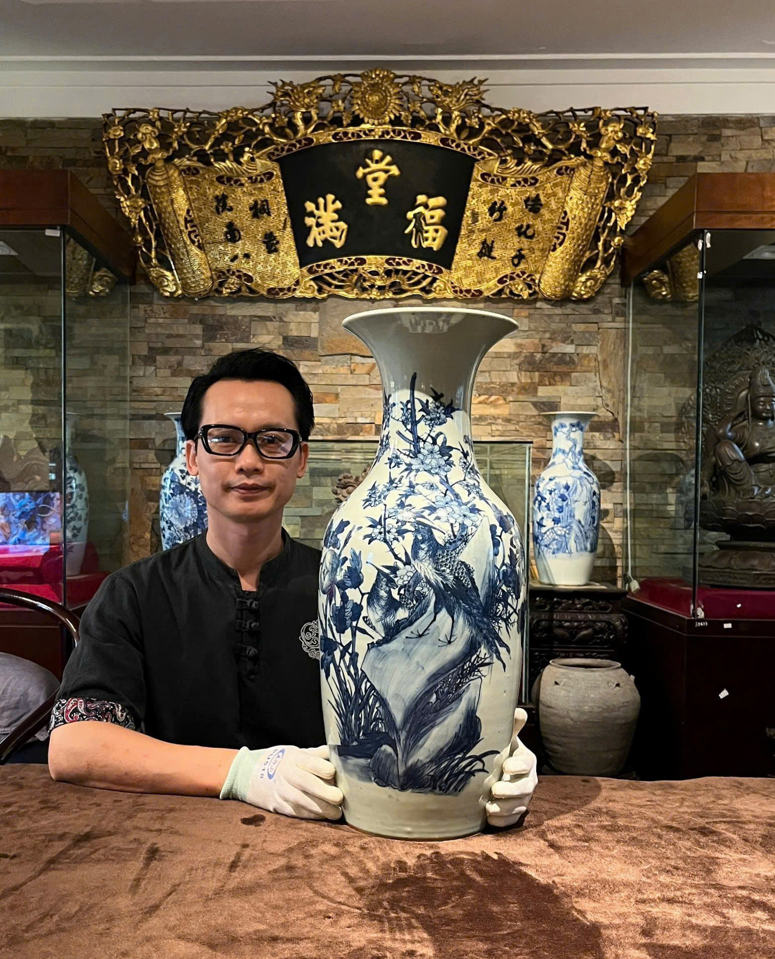 Lộc bình Phu Thê Tương Đắc men xanh trắng