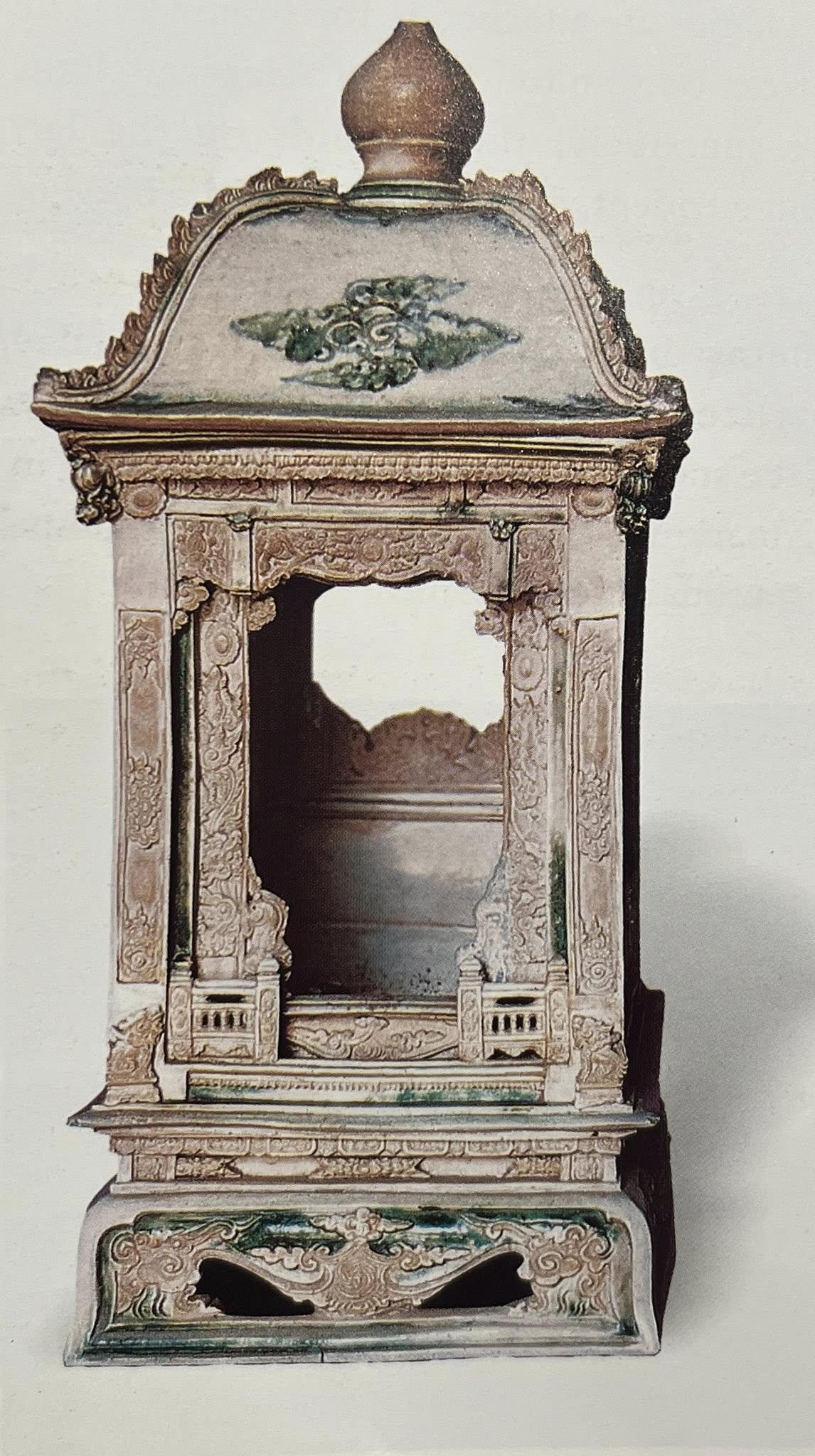 Long đình gốm Bát Tràng