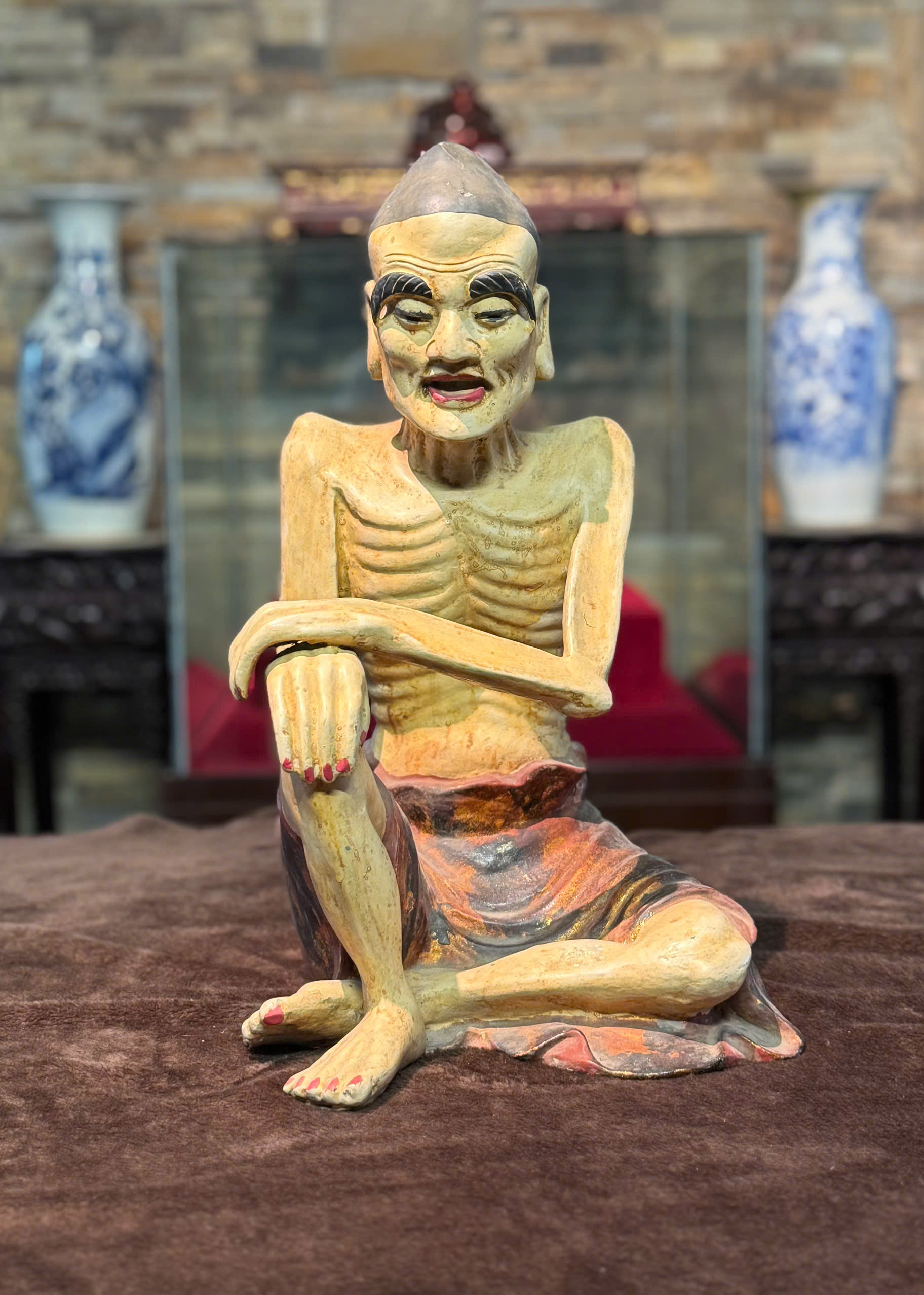 Ngài Tuyết Sơn chất liệu đồng sơn thếp
