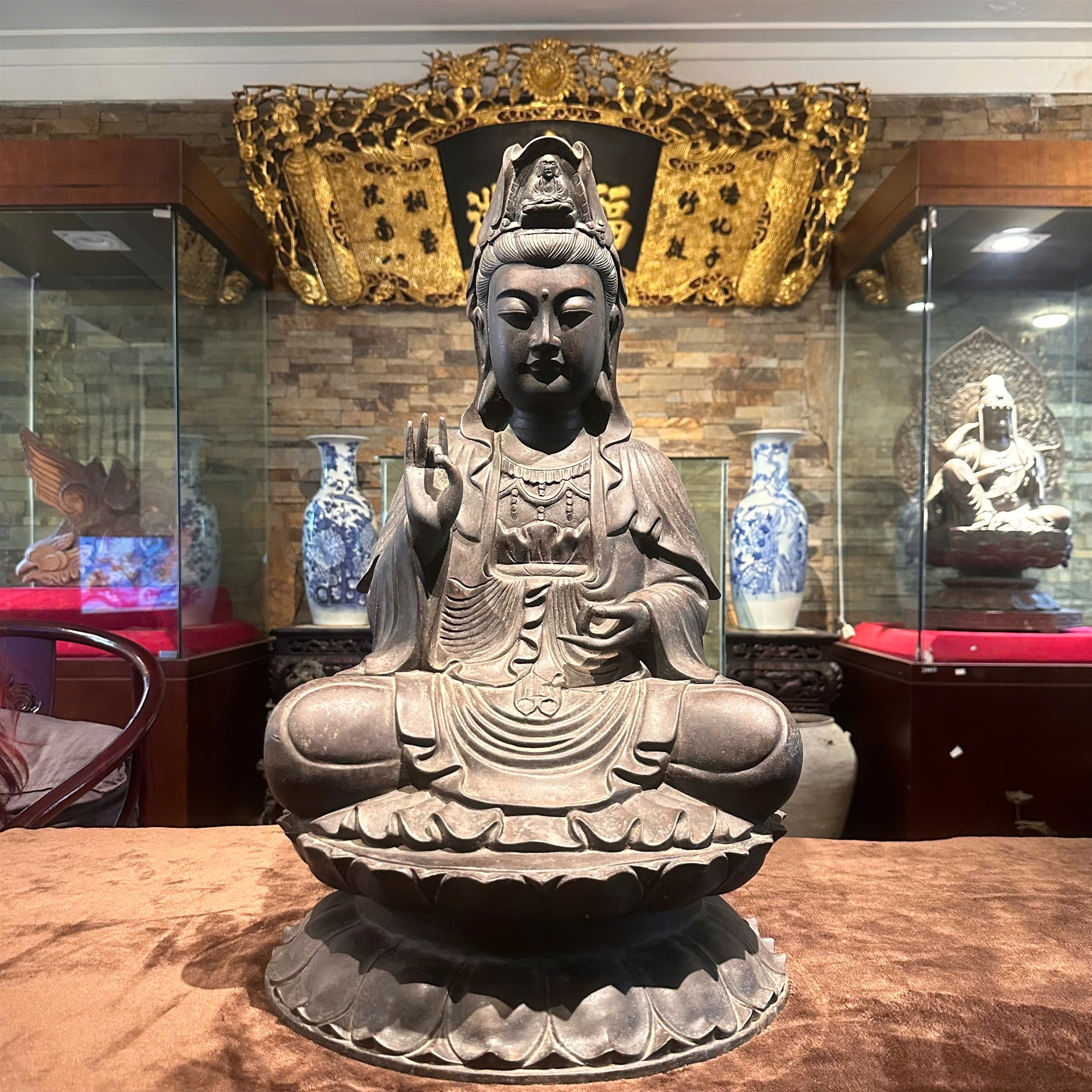Quan  Thế Âm Bồ Tát