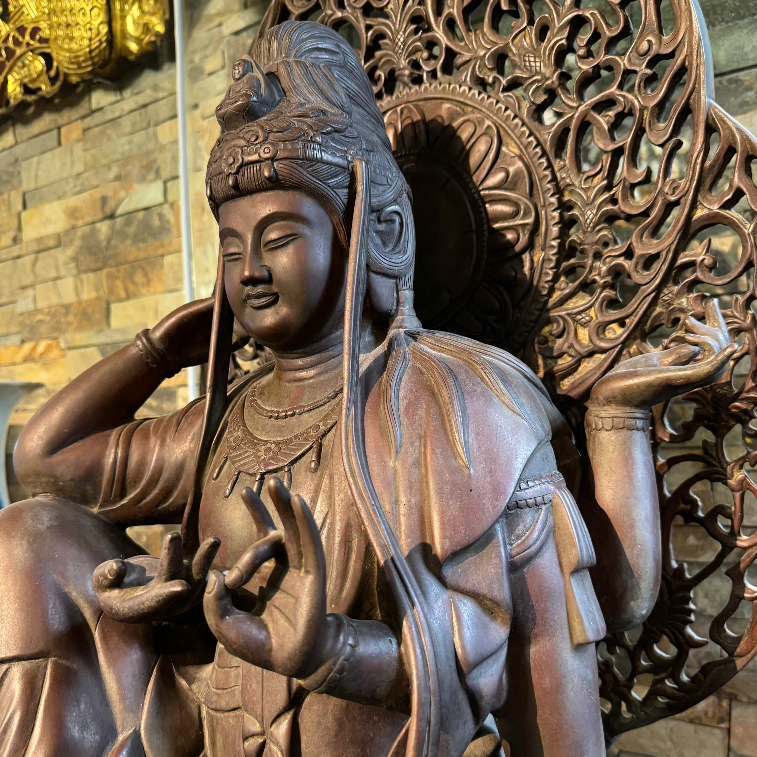 Quan Âm Bồ Tát Chất Liệu Đồng