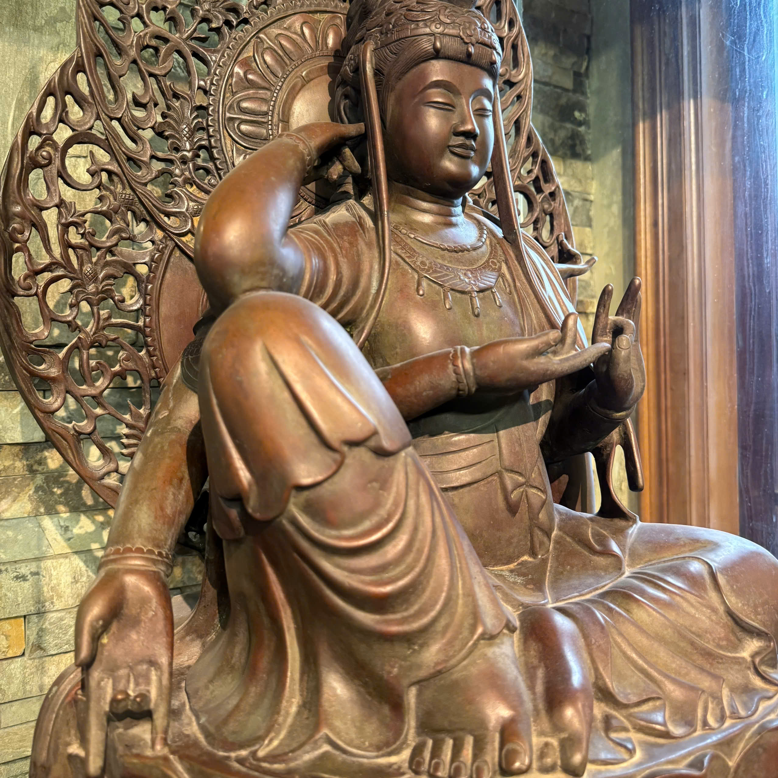 Quan Âm Bồ Tát Chất Liệu Đồng