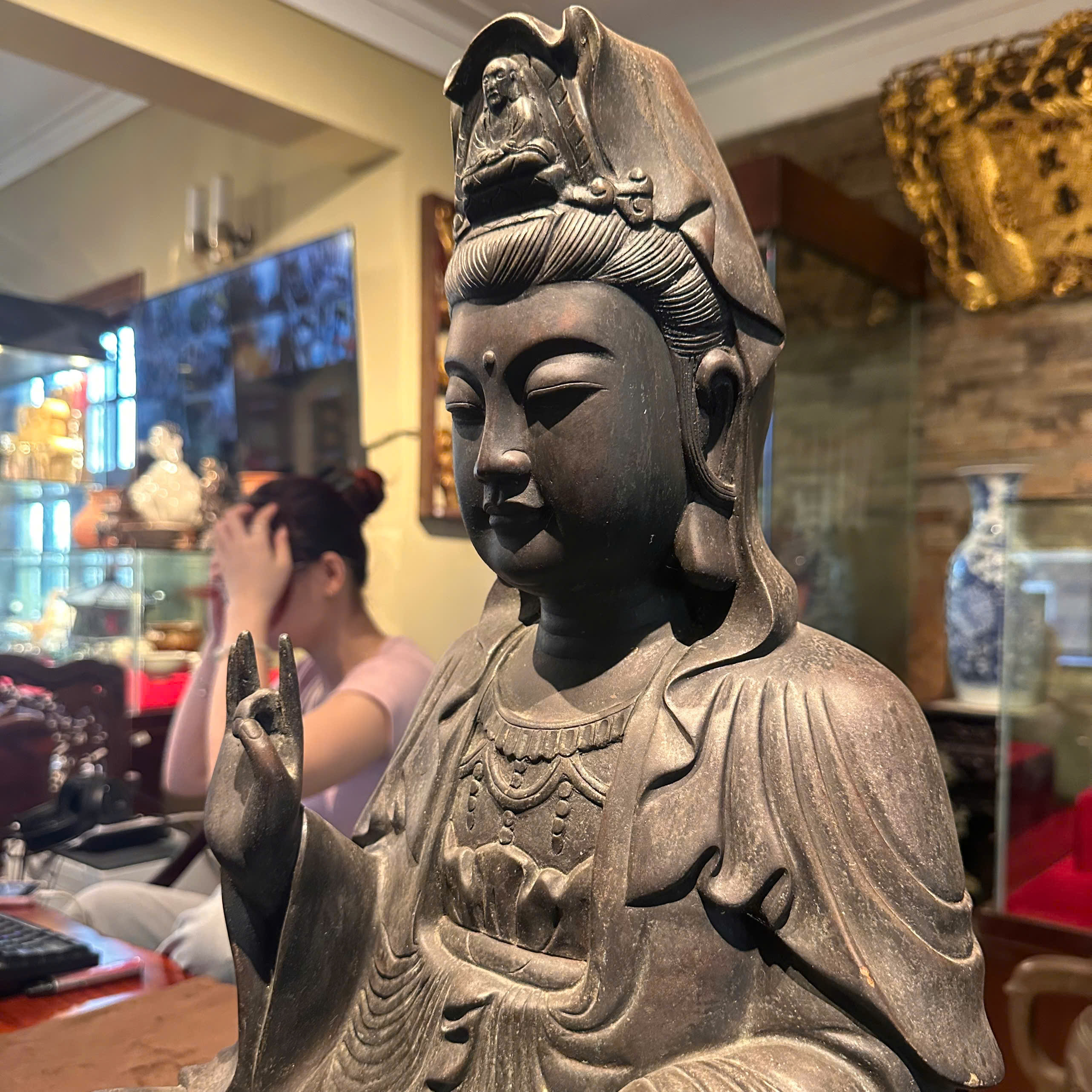 Quan  Thế Âm Bồ Tát