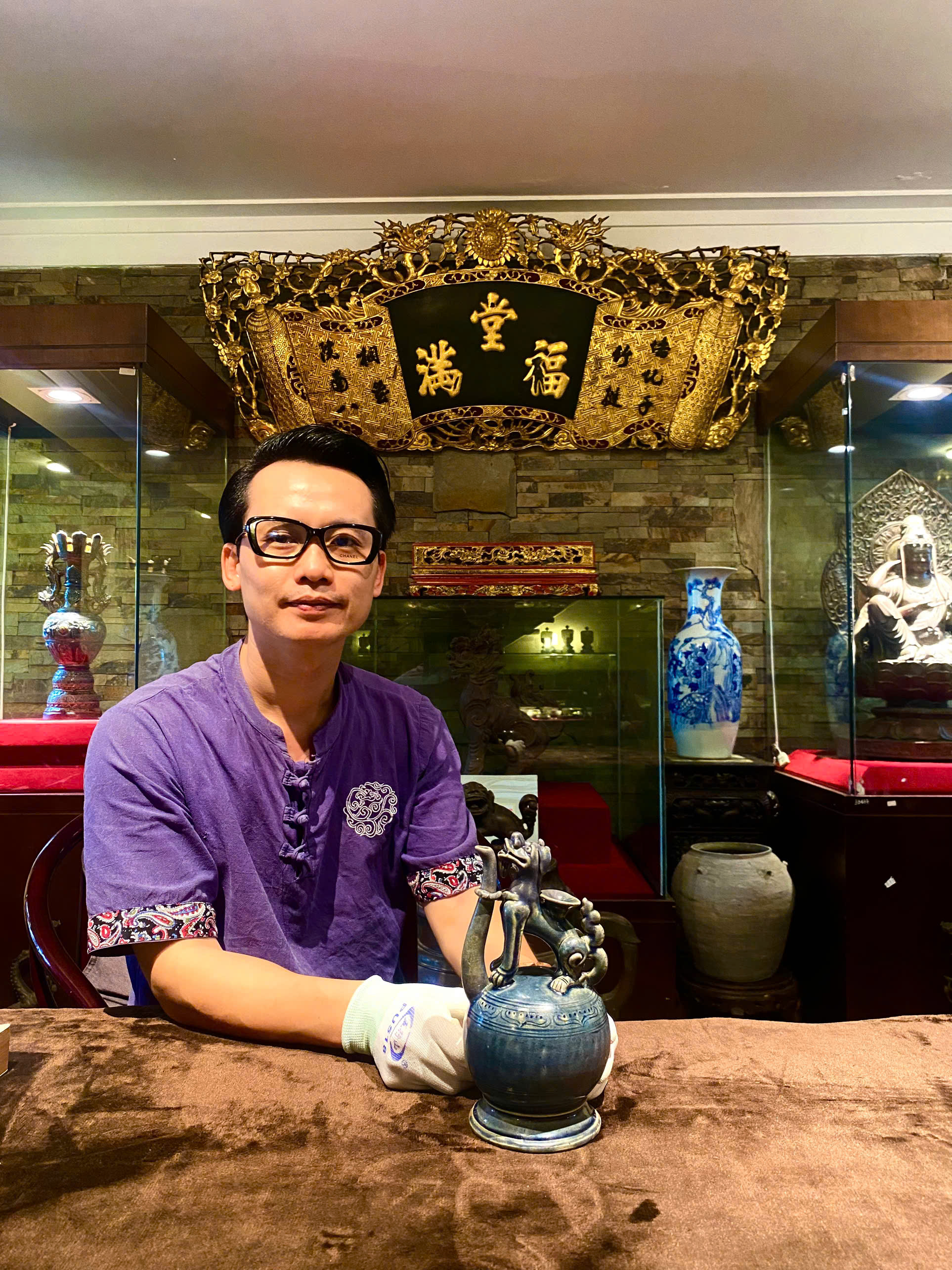 Tửu cụ hình Nghê men lam xám thời Mạc
