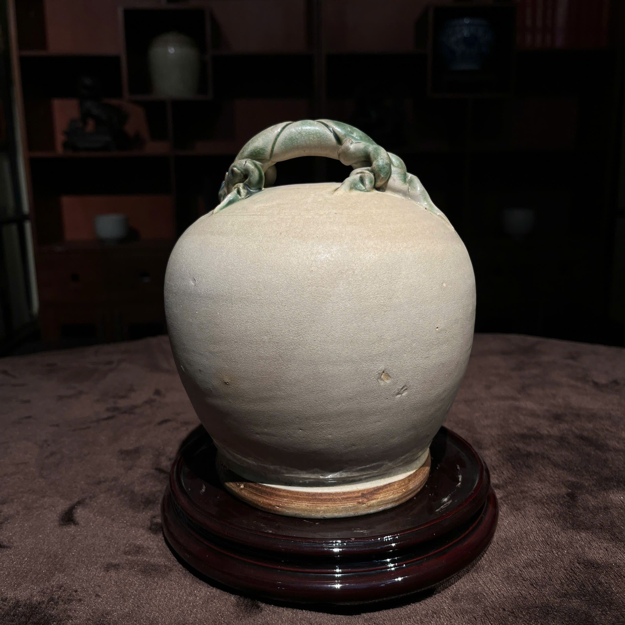 Bình vôi lục Lê thế kỷ XV-XVI cao 19cm