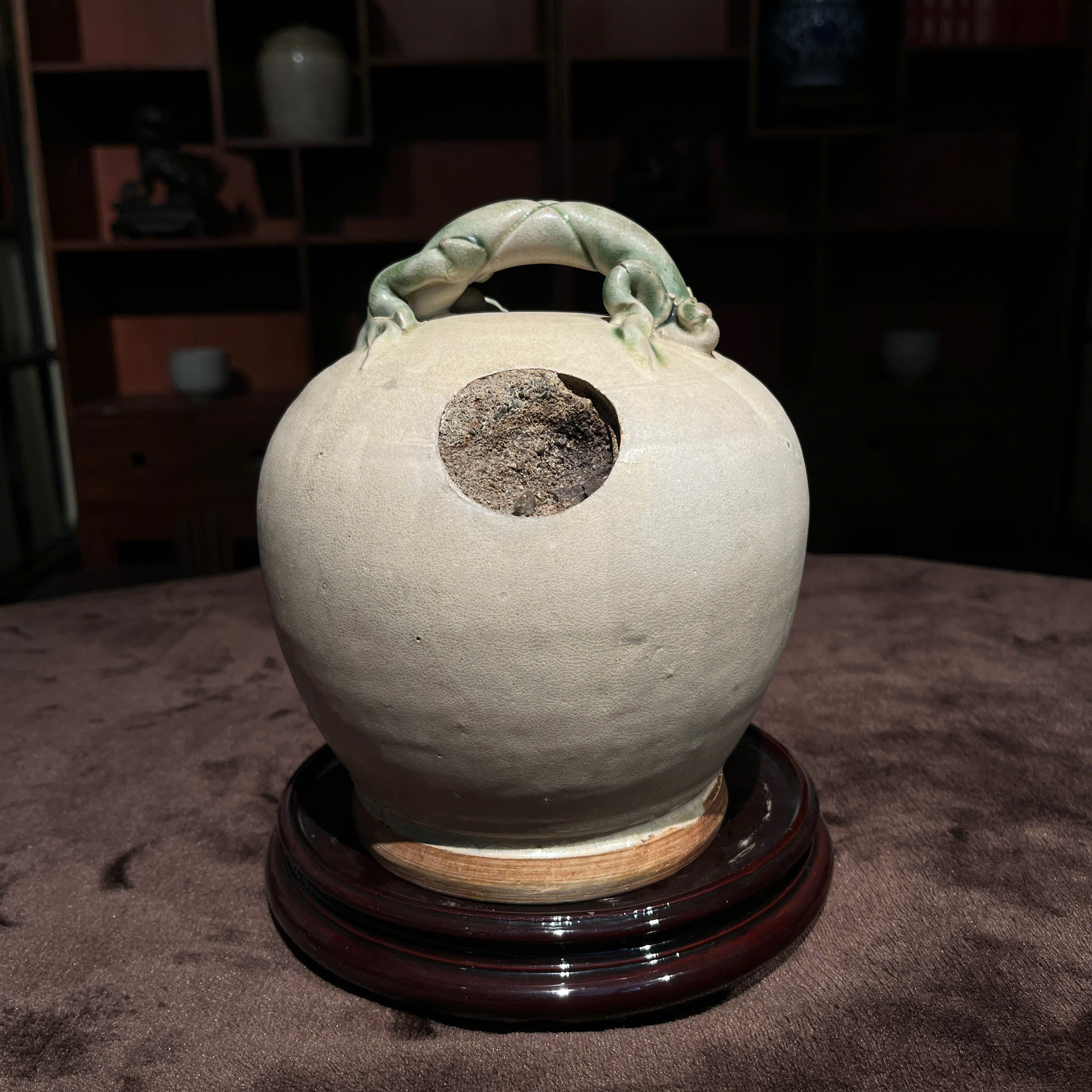 Bình vôi lục Lê thế kỷ XV-XVI cao 19cm
