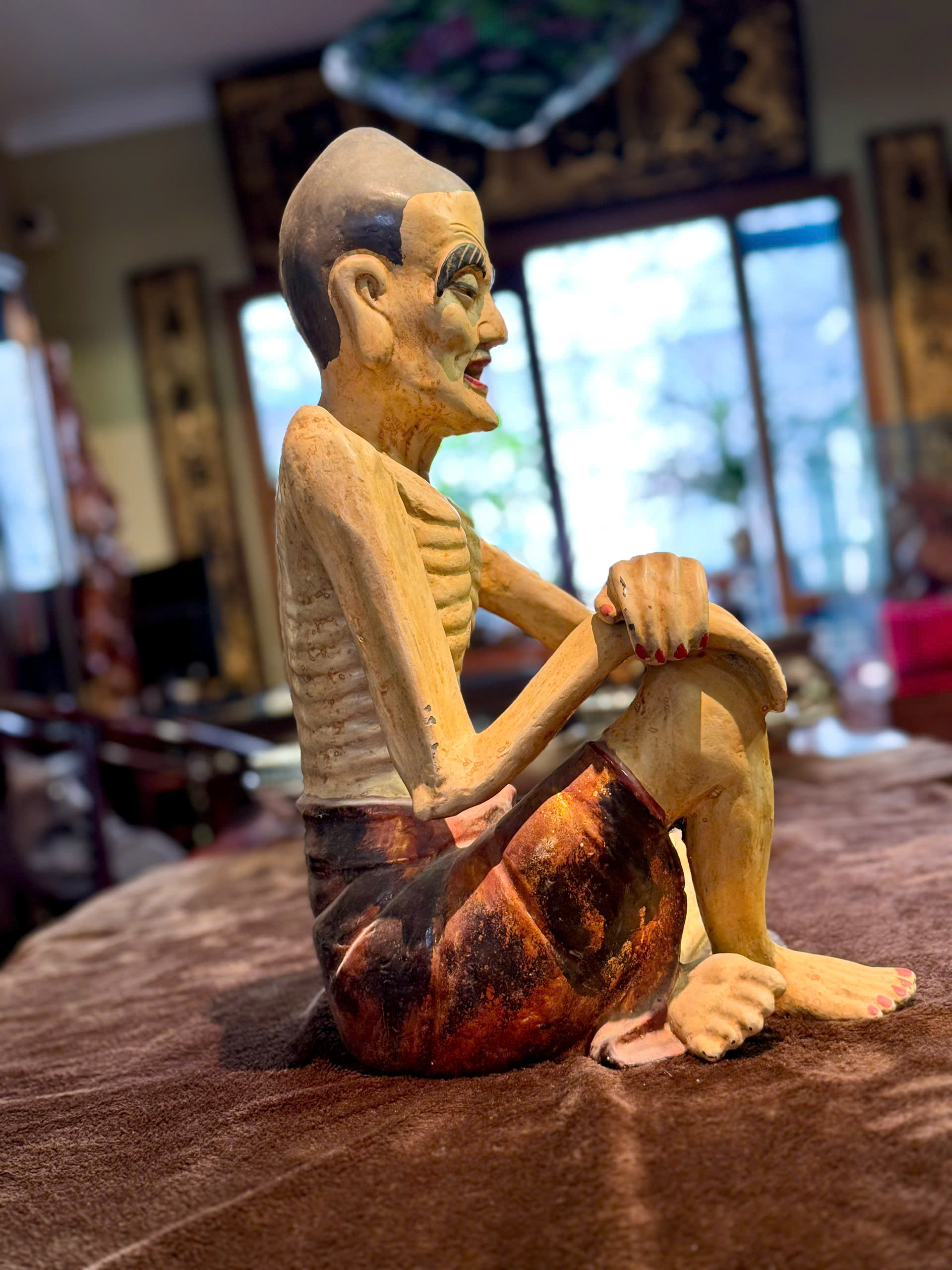 Ngài Tuyết Sơn chất liệu đồng sơn thếp