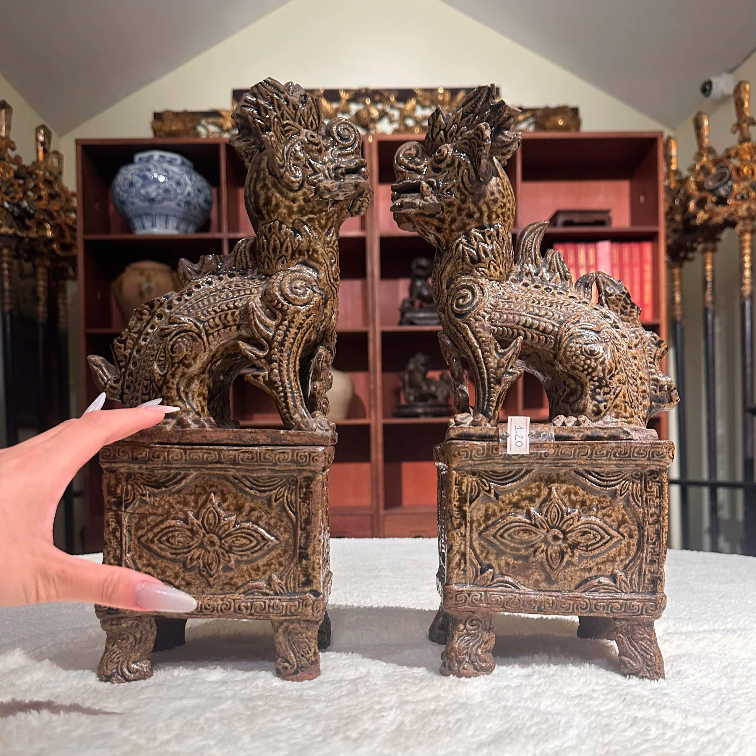 Lư xông trầm Nghê gốm Phù Lãng