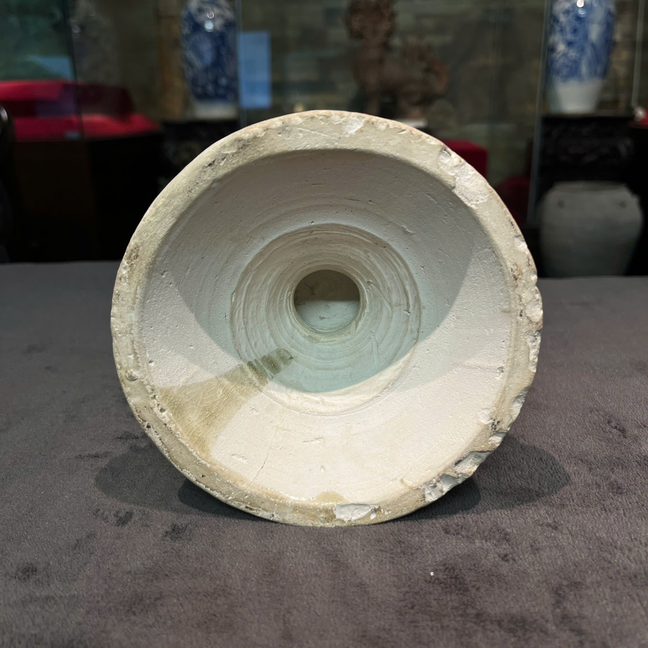 Chân đèn cánh sen thời Lý