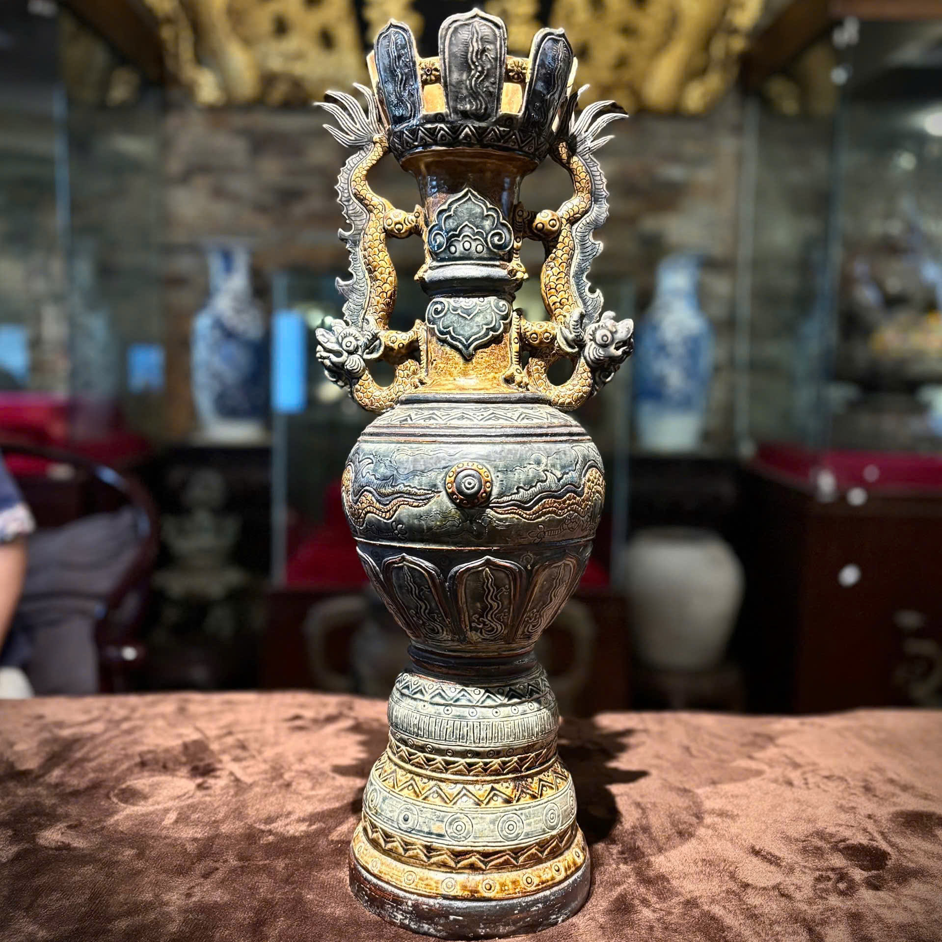 Chân đèn Lê-Mạc