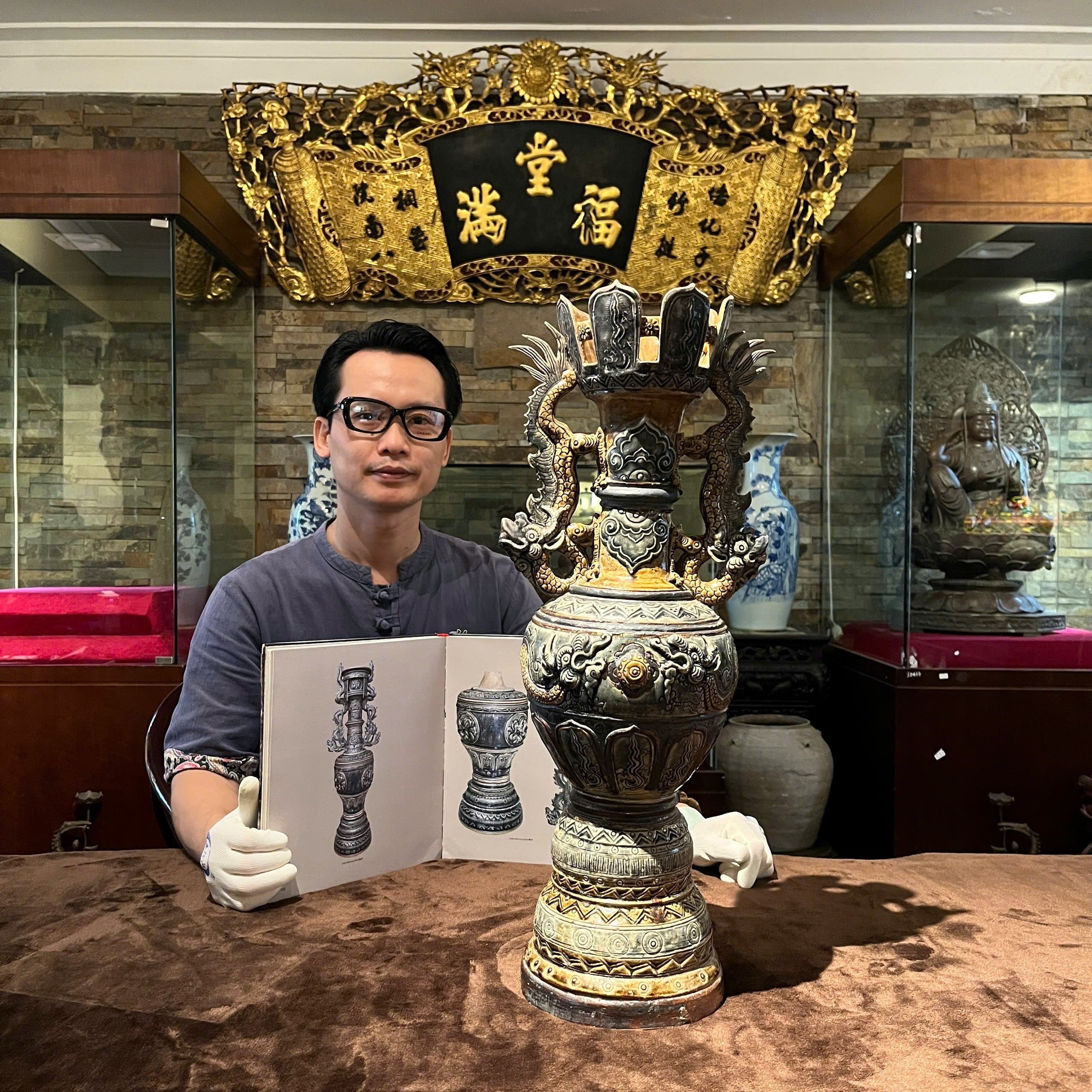 Chân đèn Lê-Mạc
