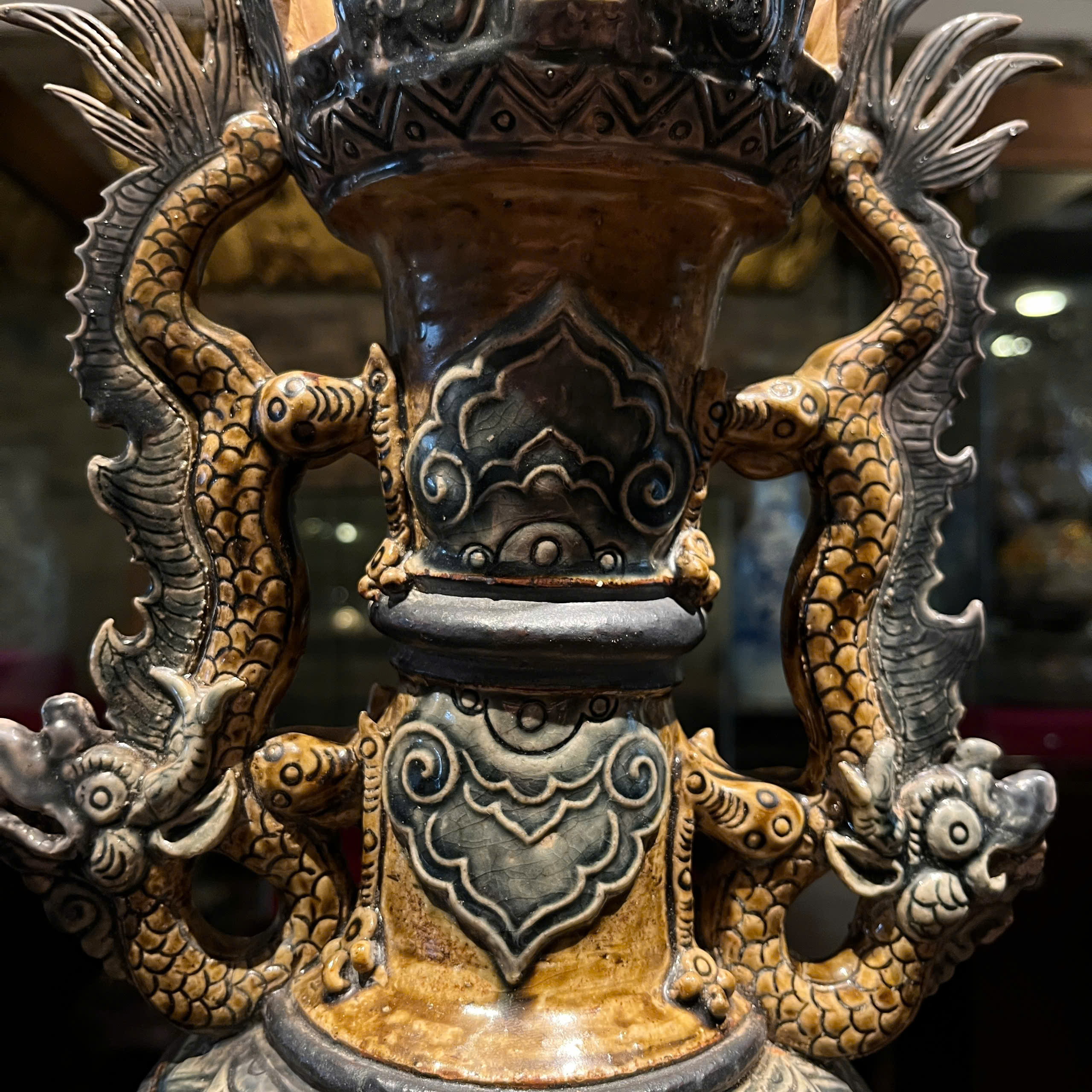 Chân đèn Lê-Mạc