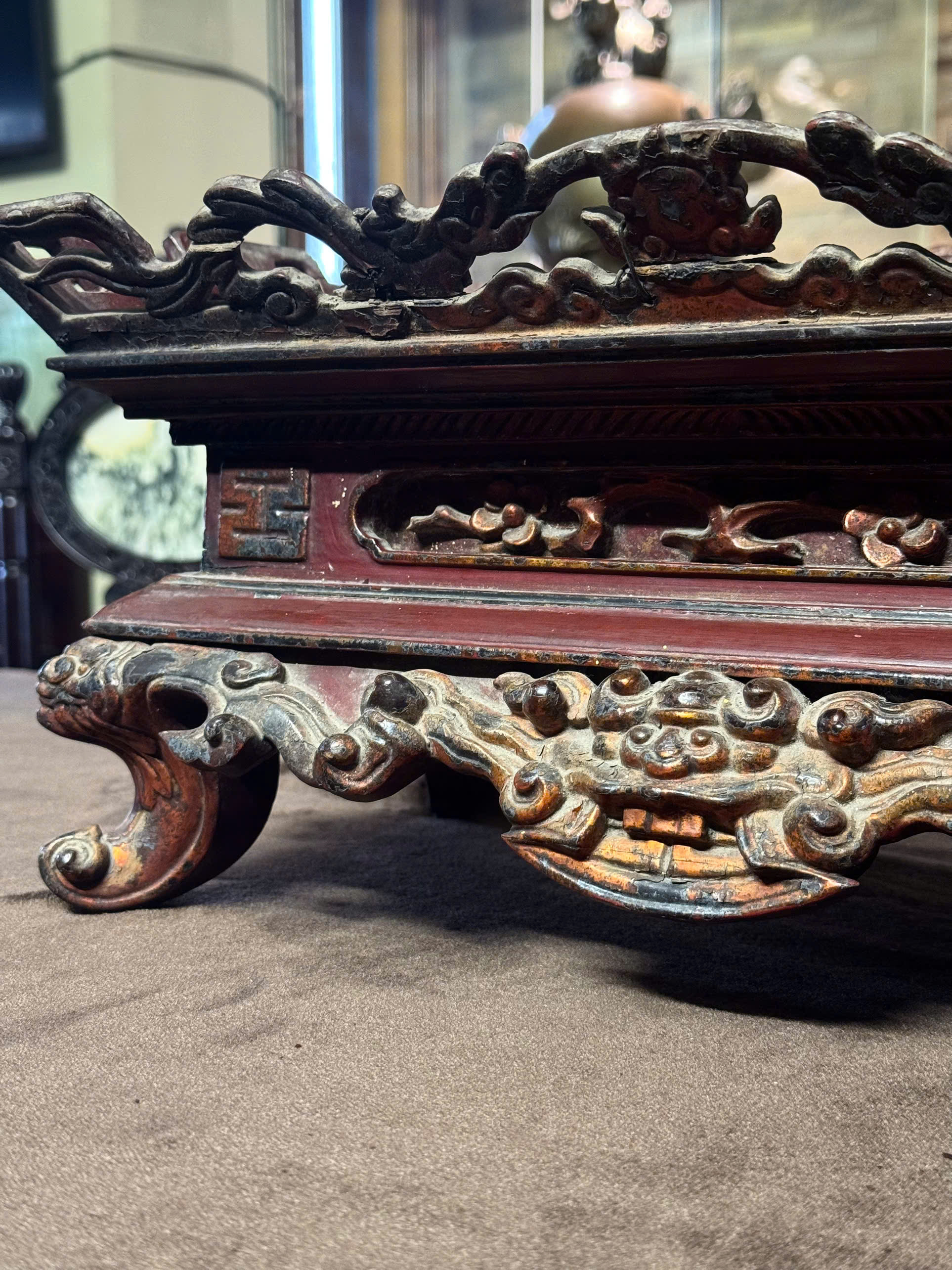 Đài gỗ sơn thếp