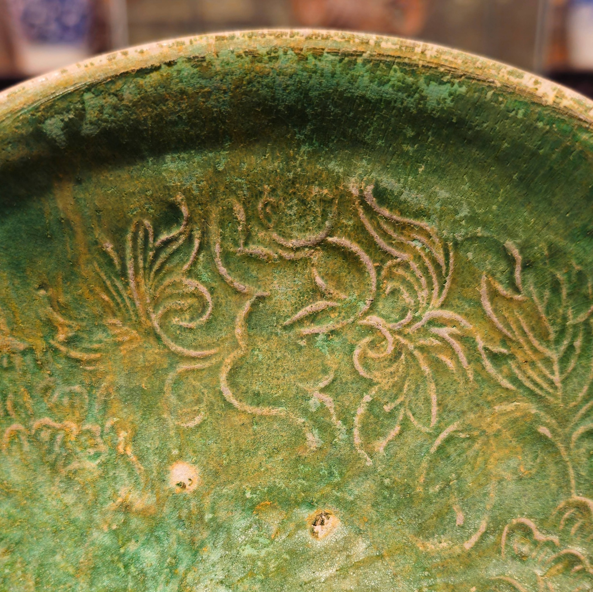 Đĩa Gốm Men Lục Độc Sắc