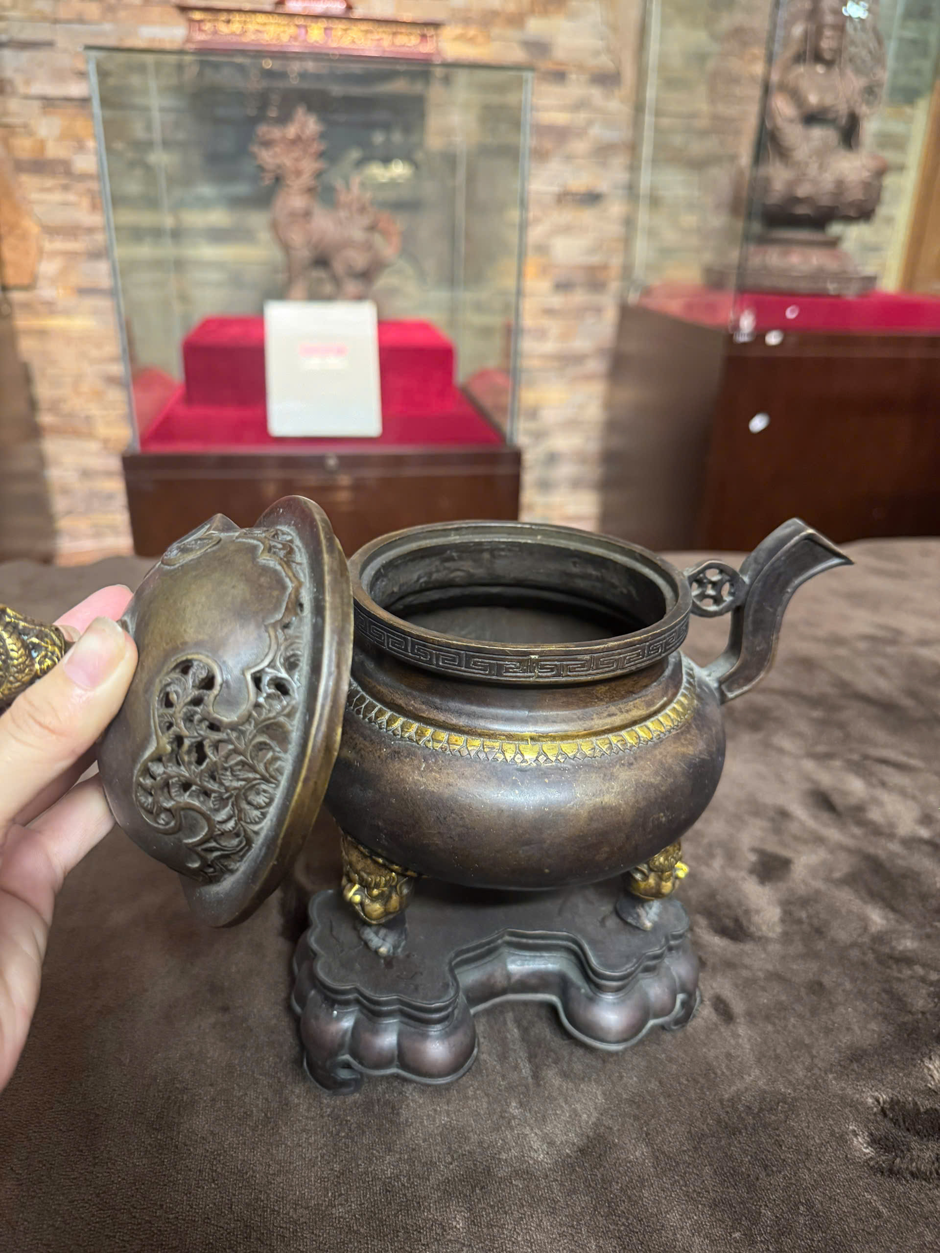 Đỉnh Trầm chất liệu đồng
