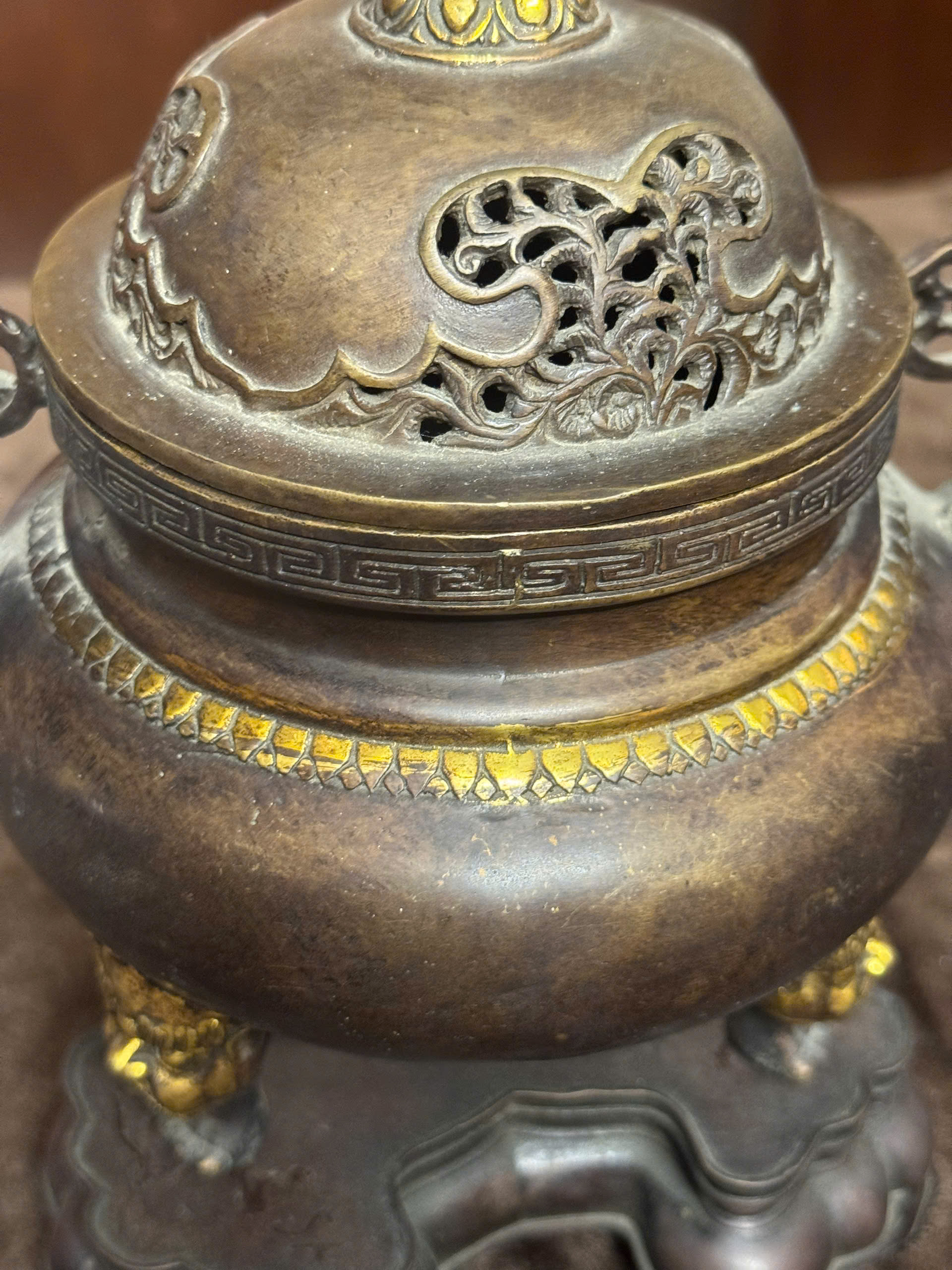 Đỉnh Trầm chất liệu đồng